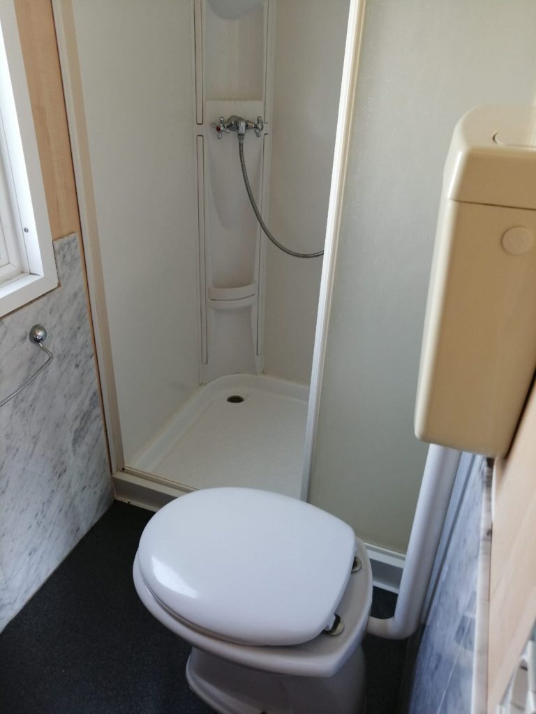 315599323_128206480051148_3205278365345221644_n SHELBOX LIVING 2012 3 CHAMBRES – Image 2