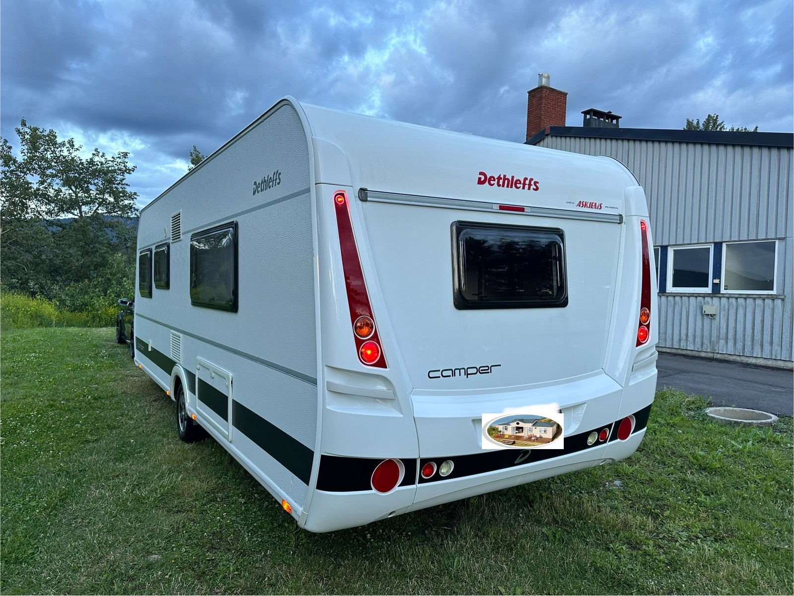 229_d7f5c3ce-881e-4624-84b6-6527242bad82 Dethleffs Camper | Grande salle de bain avec douche | Pack batterie | Stério | Grand frigo – Image 29