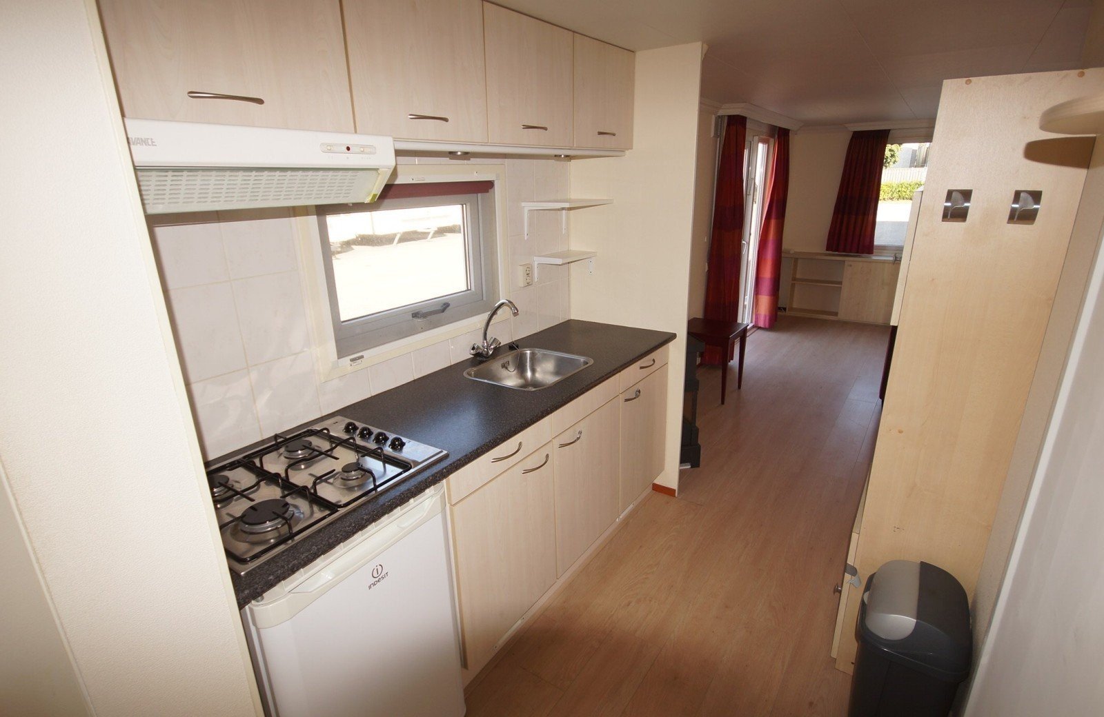 dsc07352 KUNSTSTOF CHALET 1 CHAMBRE – Image 12